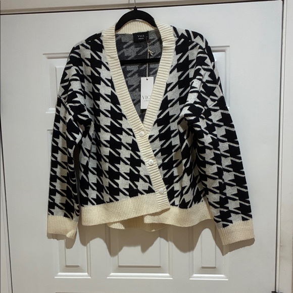 Vici houndstooth cream/black sweater - Picture 1 of 2